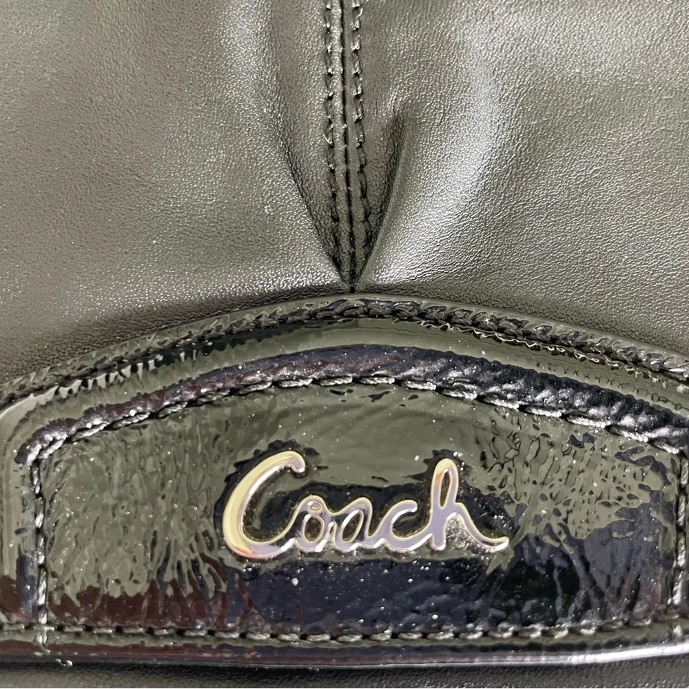 Coach Black Leather Wristlet with Detachable Strap. Great condition. - Picture 8 of 8